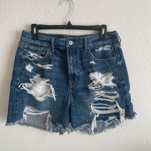 American Eagle 90s Boyfriend Jean Short